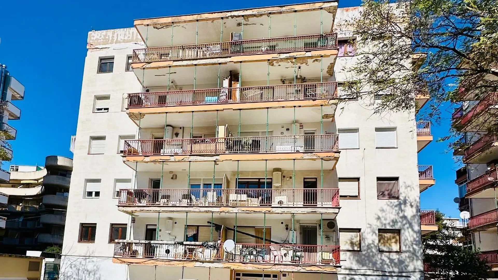 Home Avenida Salou location